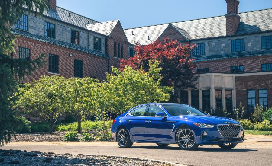  Genesis G70 2.0T 2018 года  (NA) (фото 1 из 44)